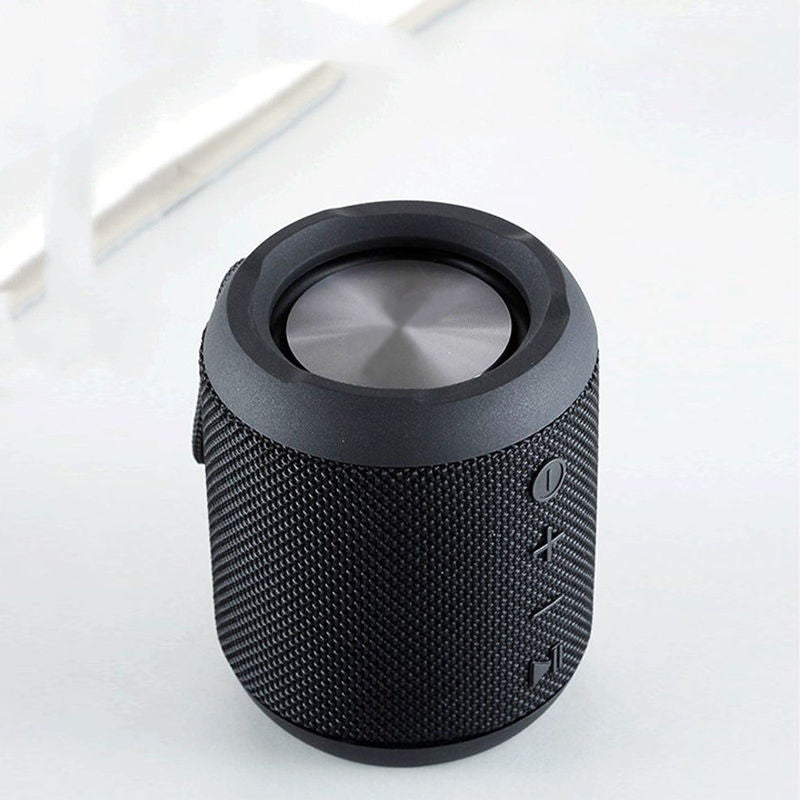 Mini altavoz Bluetooth portátil con cordón